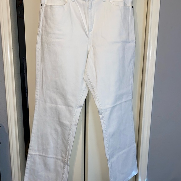 L.L. Bean Women's Flare White Jeans - Picture 1 of 12
